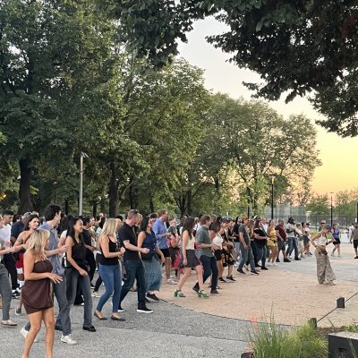 ¡Bailar en FDR! Salsa Class and Social Dance